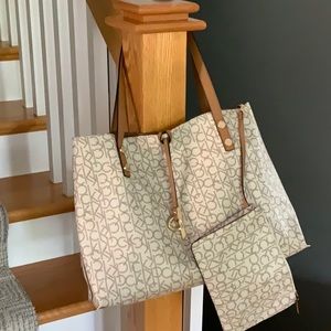 CALVIN KLEIN TOTE AND POUCH